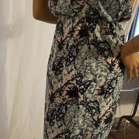 - BEBE Long green and pink dress ,size Small - Picture 8 of 17